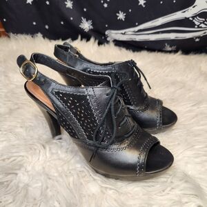 Black Steve Madden Sling Back, Oxford, Open Toe Heels.